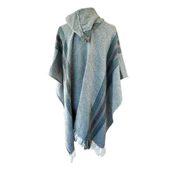 Alpaca Oscatex Knit Hooded Poncho OS Gray White Aztec Boho Cozy Outdoor NWOT - Picture 11 of 15
